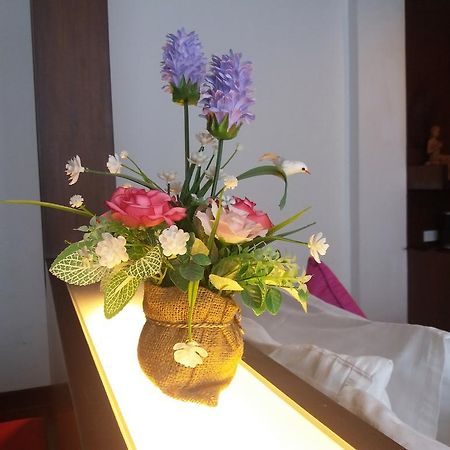 Nicha Suite Hua Hin Hotel Екстер'єр фото