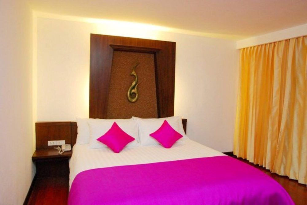 Nicha Suite Hua Hin Hotel Екстер'єр фото